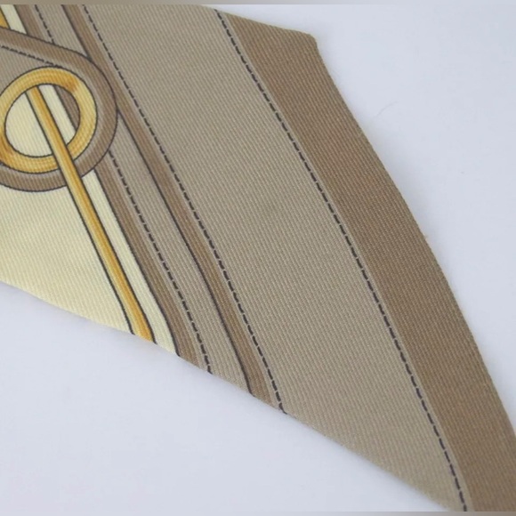 BURBERRY Silk Scarf- 34.6βx 2.4β π₯π€©β€οΈ - Picture 7 of 17